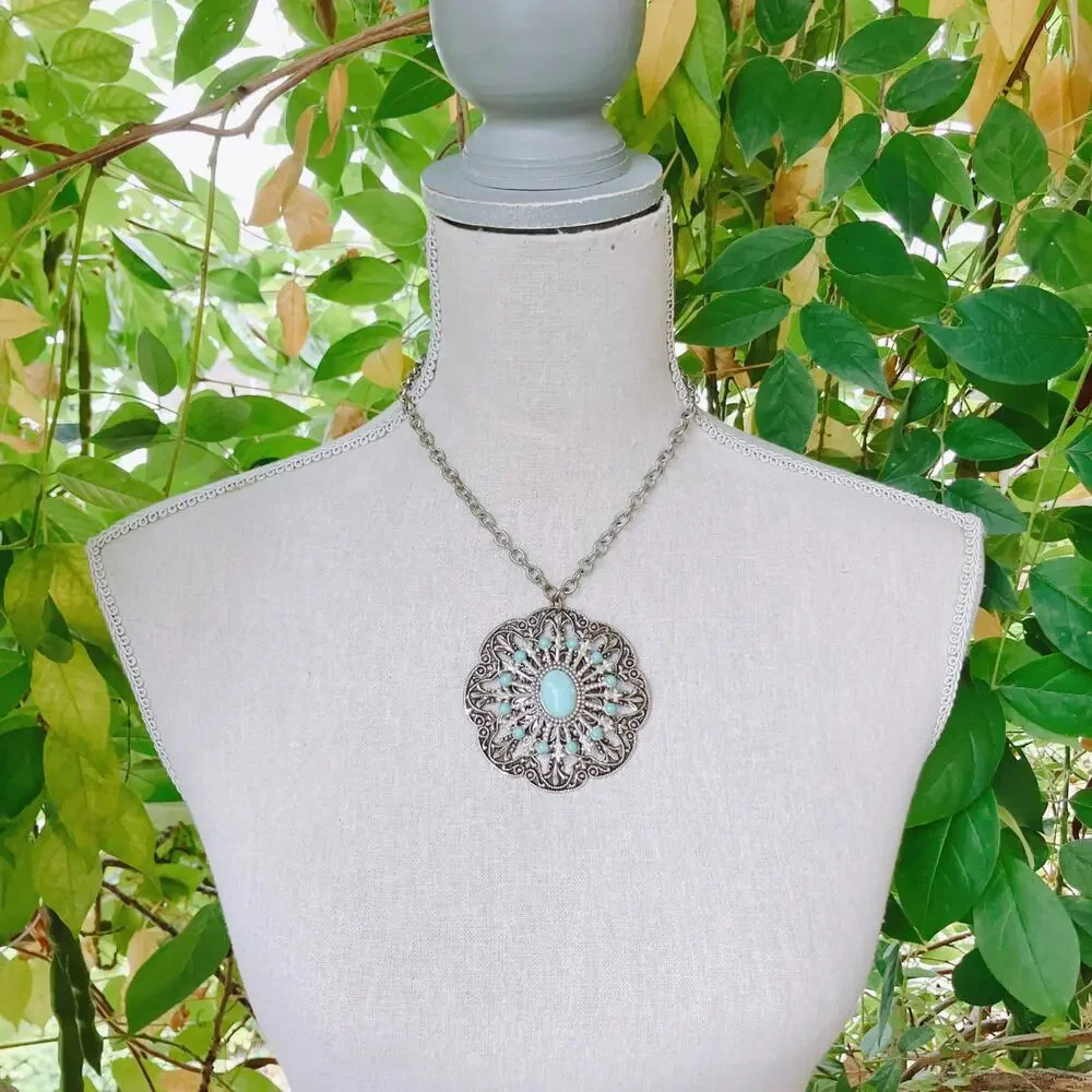 VTG Medallion Pendant Necklace Turquoise Style Cab Boho Southwestern Silver Tone